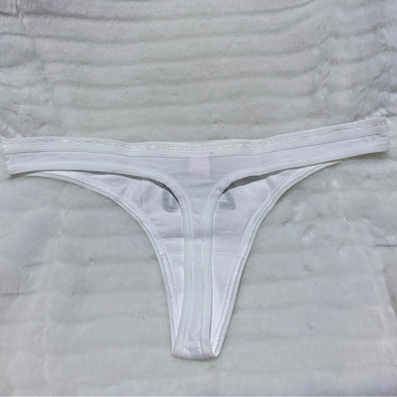 5/$30 (NWOT) VICTORIA’S SECRET 2016 White & Silver Thong - Picture 5 of 6